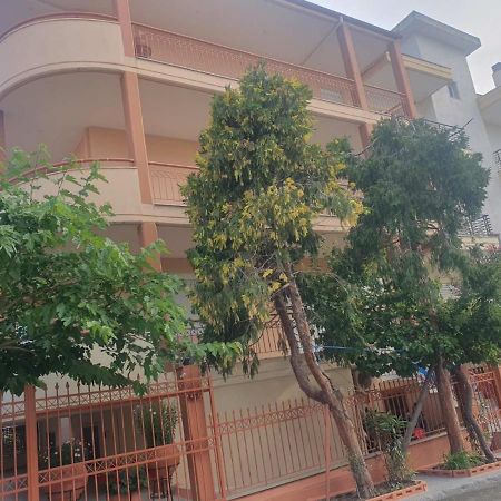 Elle Apartment By Alp Hospitality Services Nea Kallikrateia Ngoại thất bức ảnh